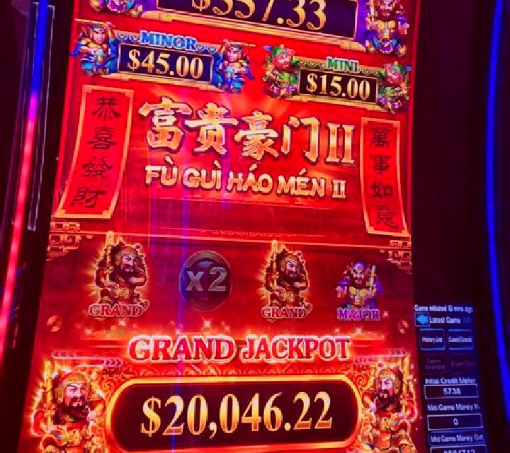 10 Wild Santa slot machine