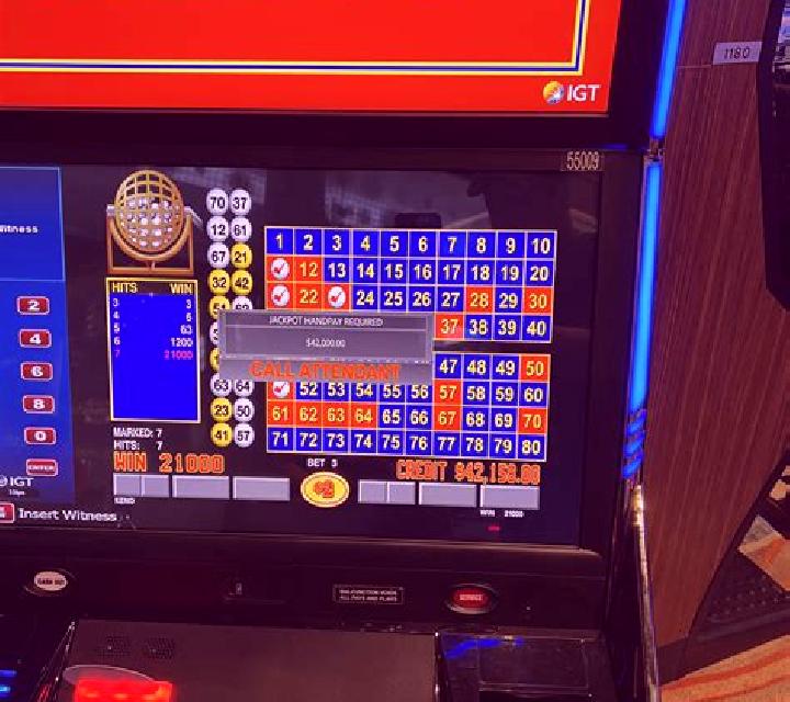 Deuces Wild MH (Microgaming) slot game