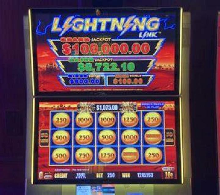 Golden Year online slot