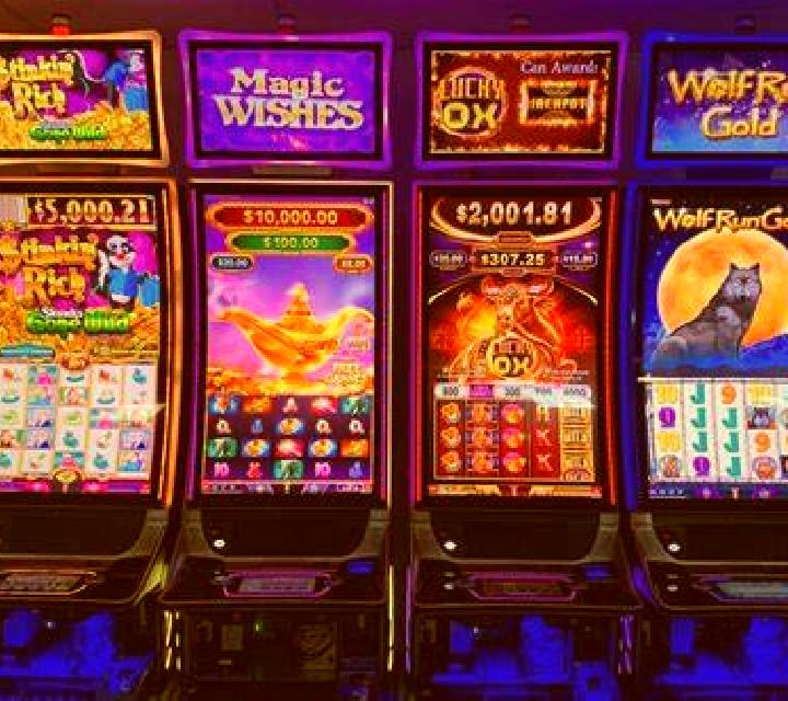 Lucky Cabaret slot machine