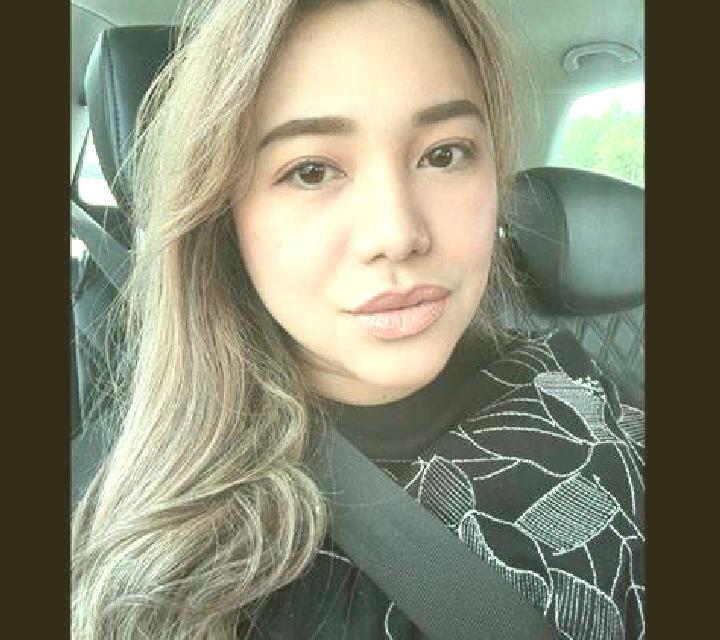 Resident (X Play) slot machine