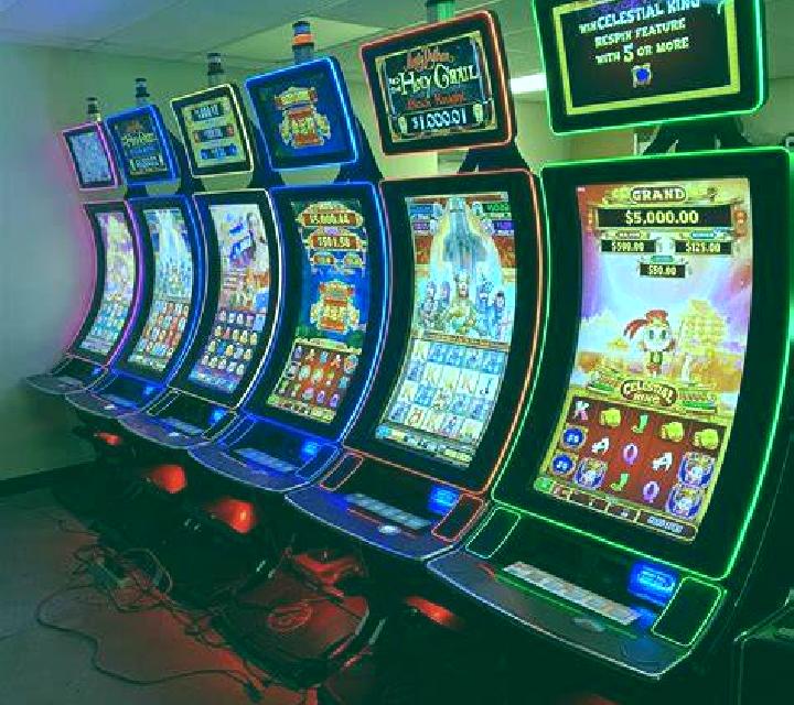 Traveling to Earth slot